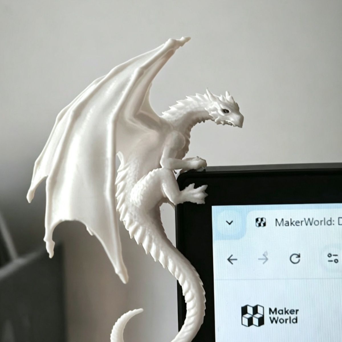 Cool Dragon Lying Figure Monit - Gaming Accessories Monitor 评论和价格